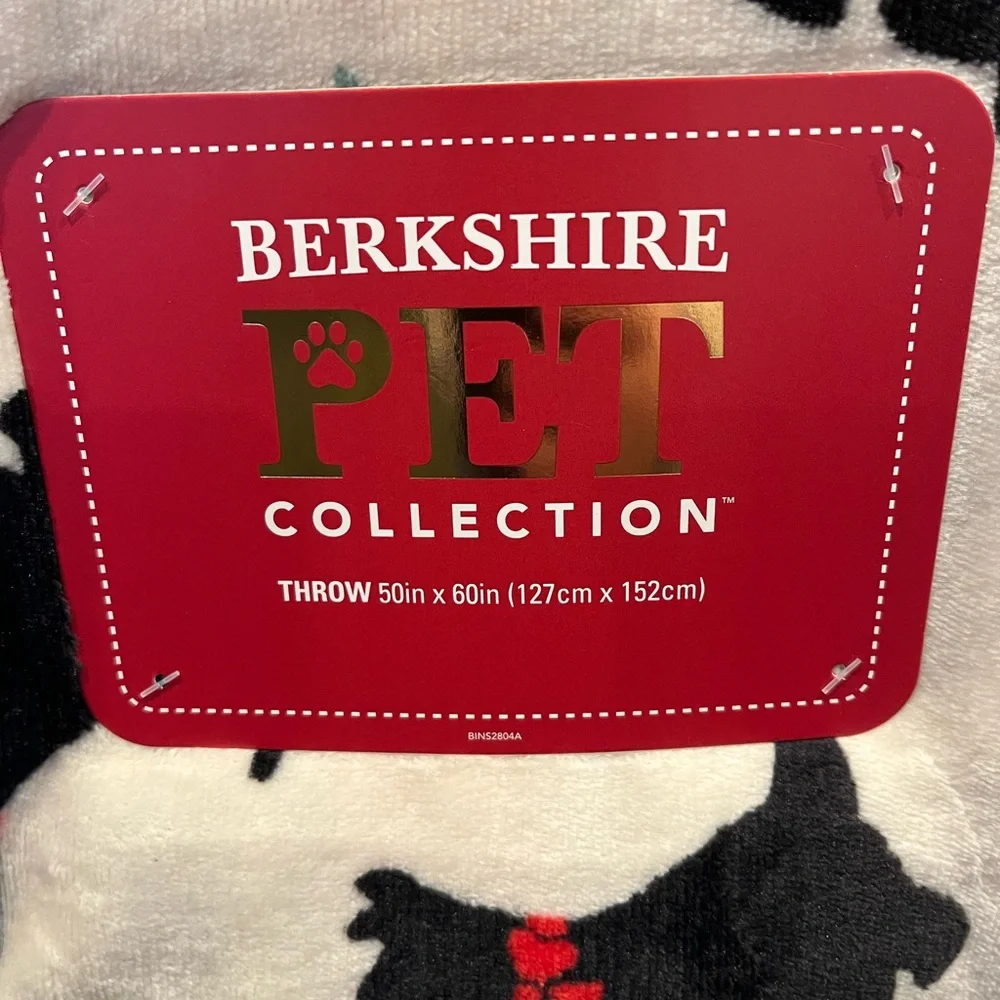 Berkshire Reversible Christmas Throw Blanket with Black Scottie Dog